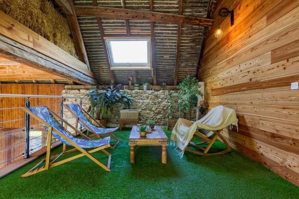 Gite De Charme : La Grange Au Lac Azur Treffort  Экстерьер фото